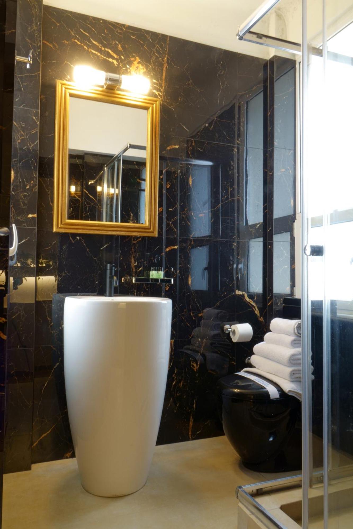 The Version Luxury Hotel 3*